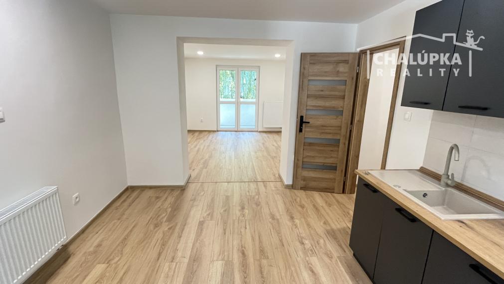 REZERVOVANÉ Tehlový 2-izbový byt s lodžiou Trenčín - Dlhé Hony