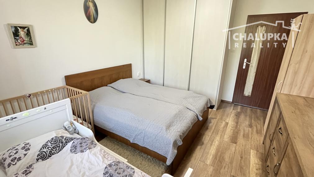 REZERVOVANÉ: Slnečný 2-izbový byt 57 m2 + 2 lodžie, ul. Západná, Trenčín - Juh