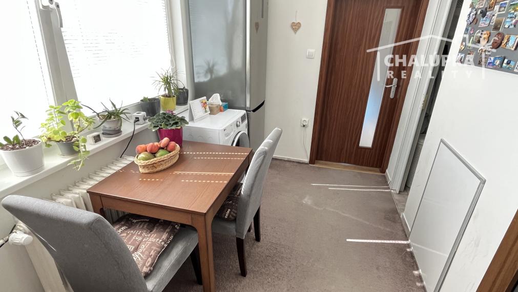 REZERVOVANÉ: Slnečný 2-izbový byt 57 m2 + 2 lodžie, ul. Západná, Trenčín - Juh