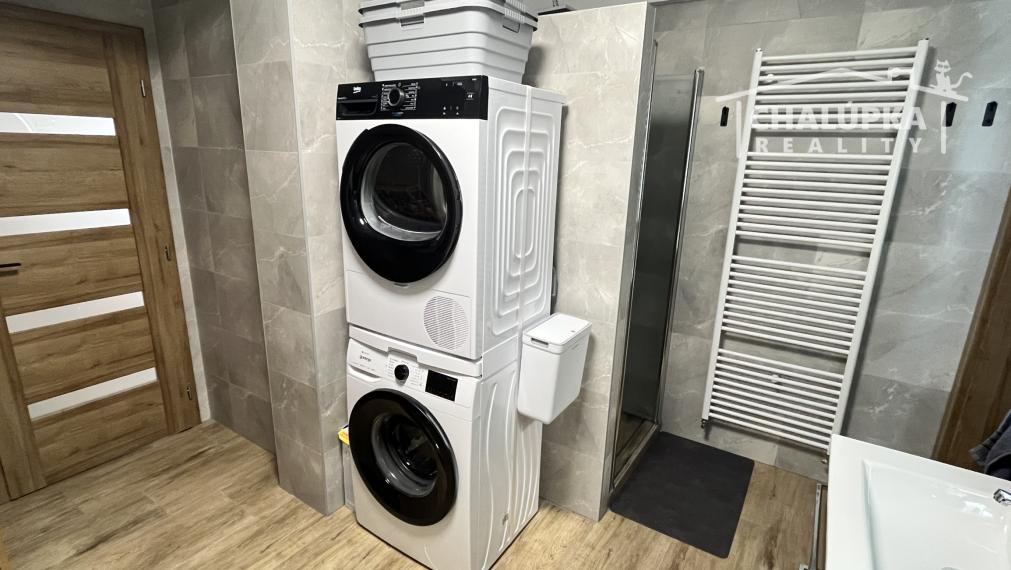 PRENÁJOM: Nadštandardný, zariadený 5-izbový mezanín 176 m2 + 2 terasy 43 m2 + garáž, Trenčín - Pod Sokolice