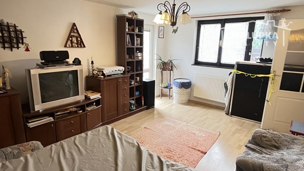 Rodinný dom (4+1) s garážou a 1259 m2 pozemkom v Hubine pri Piešťanoch