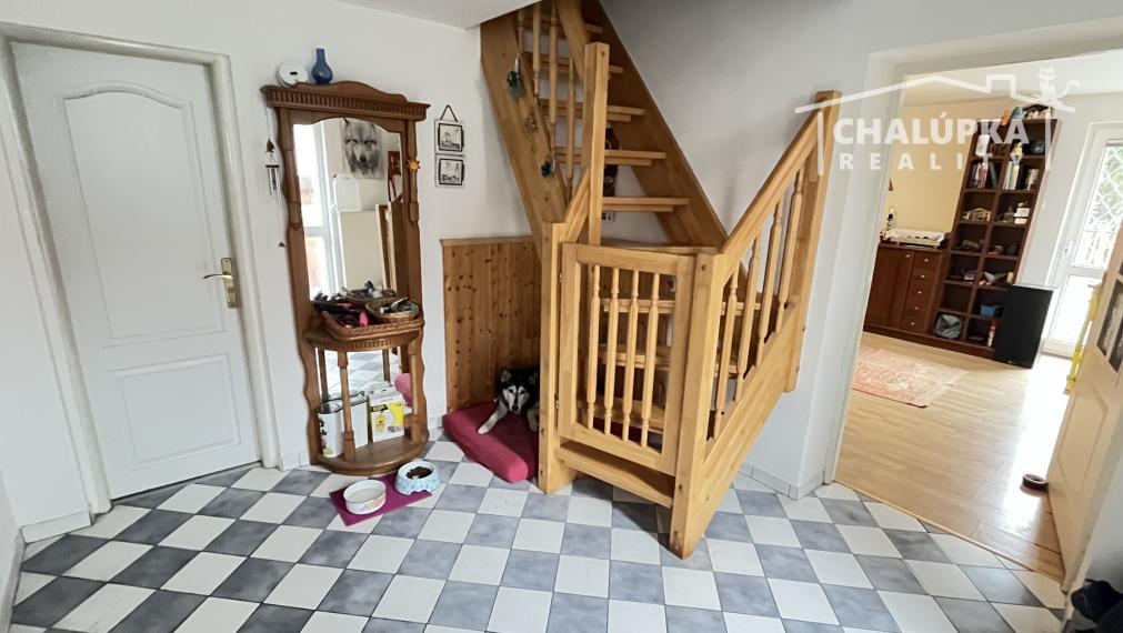 Rodinný dom (4+1) s garážou a 1259 m2 pozemkom v Hubine pri Piešťanoch