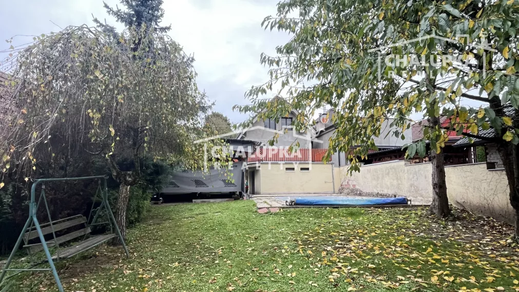 Rodinný dom (4+1) s garážou a 1259 m2 pozemkom v Hubine pri Piešťanoch