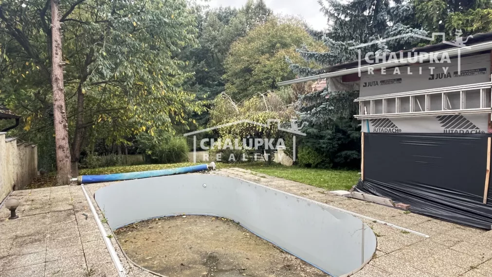 Rodinný dom (4+1) s garážou a 1259 m2 pozemkom v Hubine pri Piešťanoch