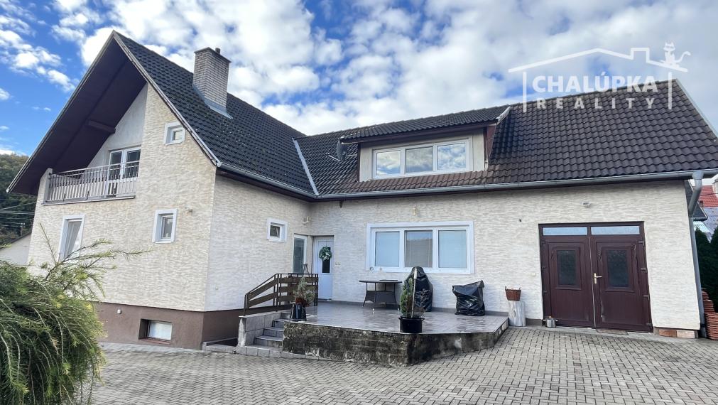 Veľký RD 6+1 s garážou, 2-prístreškom a krásnym 2066 m2 pozemkom, Dubodiel