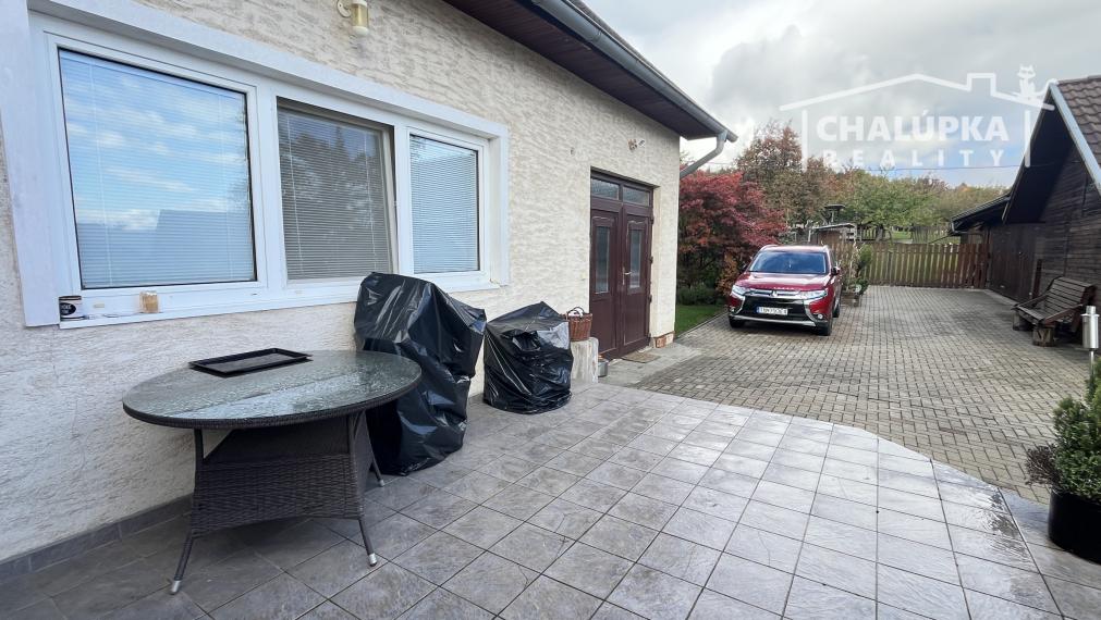 Veľký RD 6+1 s garážou, 2-prístreškom a krásnym 2066 m2 pozemkom, Dubodiel