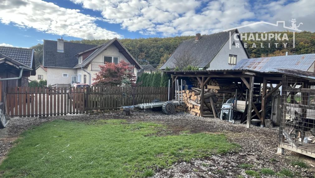 Veľký RD 6+1 s garážou, 2-prístreškom a krásnym 2066 m2 pozemkom, Dubodiel