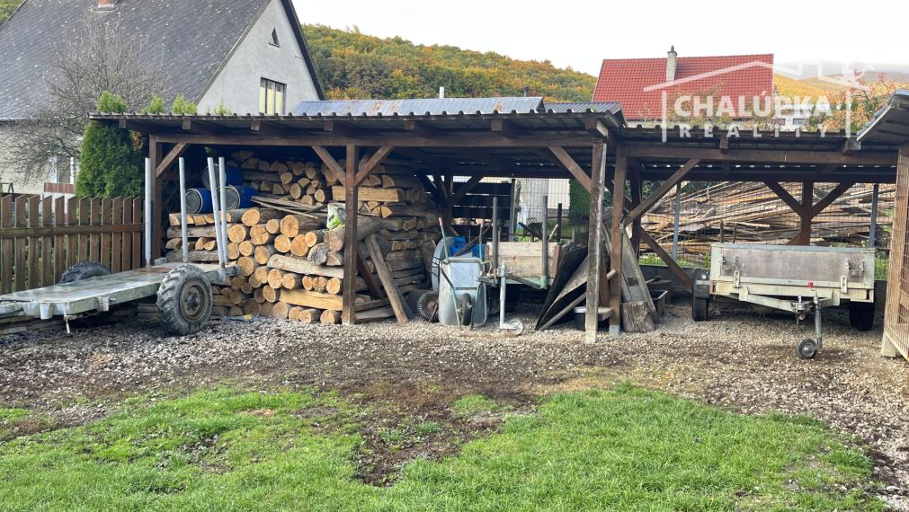 Veľký RD 6+1 s garážou, 2-prístreškom a krásnym 2066 m2 pozemkom, Dubodiel