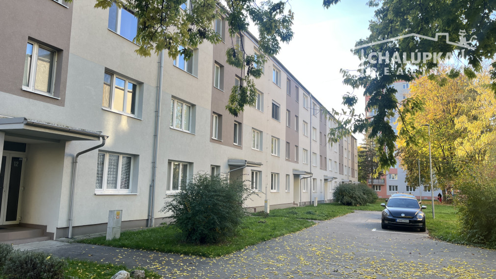 Zrekonštruovaný 3-izbový byt s lodžiou v Trenčíne, ul. Osvienčimská, Sihoť II