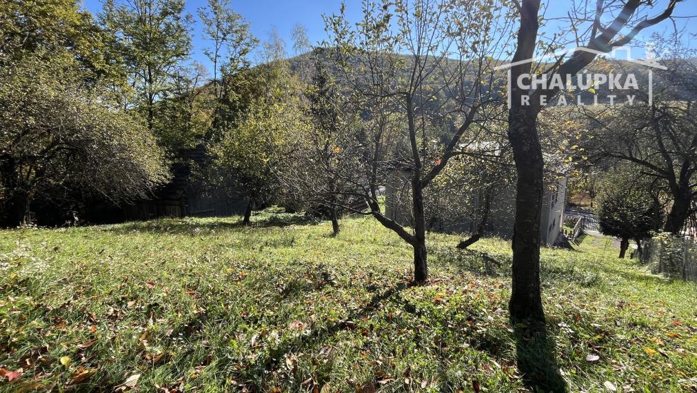 Veľký dom 7+1 s garážou a 1784 m2 pozemkom v Prašníku pri Piešťanoch