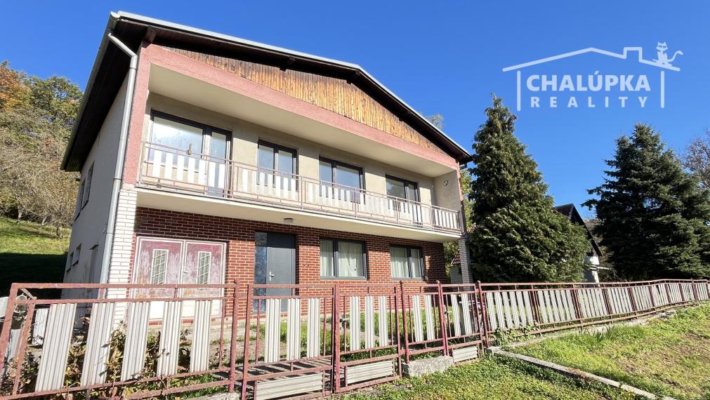 Veľký dom 7+1 s garážou a 1784 m2 pozemkom v Prašníku pri Piešťanoch