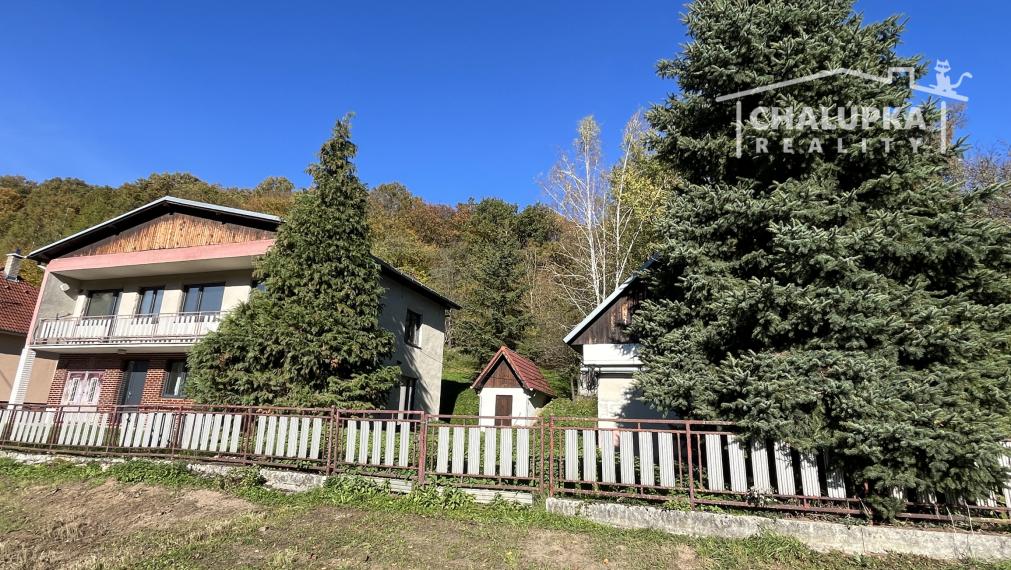 Veľký dom 7+1 s garážou a 1784 m2 pozemkom v Prašníku pri Piešťanoch