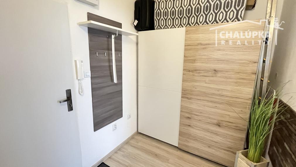 Zariadený 1-izbový byt 35 m2 na Piešťanskej ul. v Trenčíne