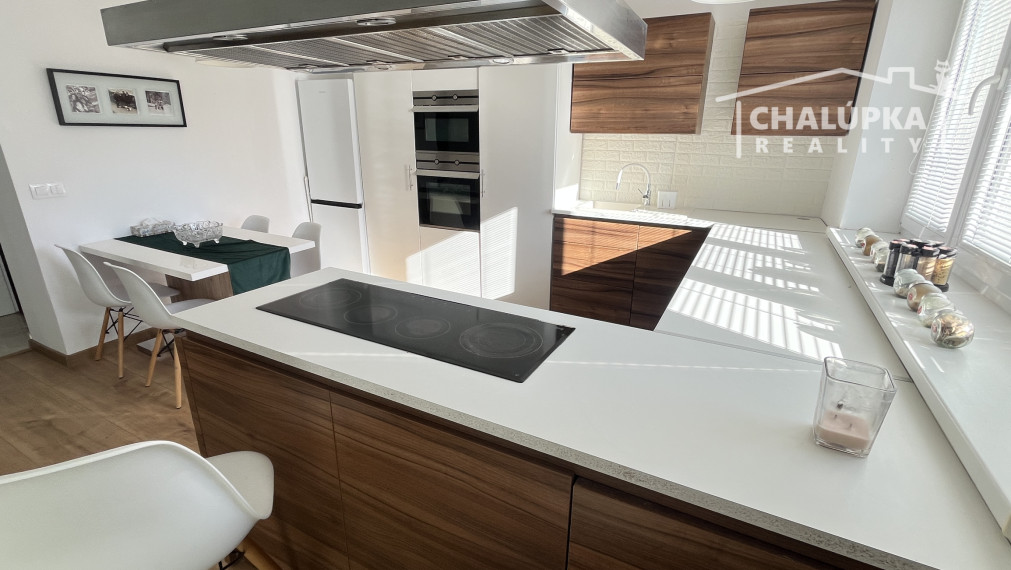 Krásny 2-izbový byt s lodžiou 71 m2 v Trenčíne - Dlhé Hony