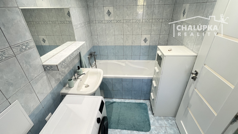 Krásny 2-izbový byt s lodžiou 71 m2 v Trenčíne - Dlhé Hony