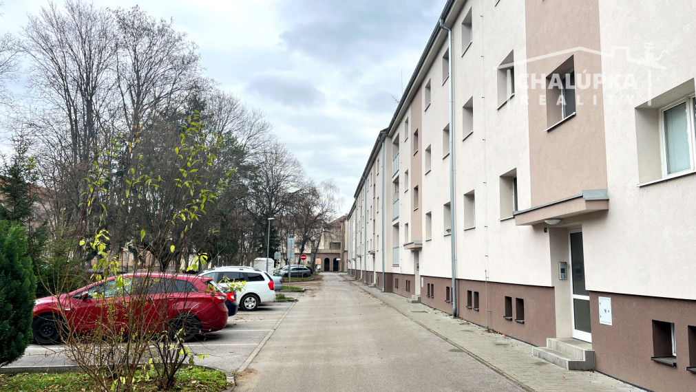 Krásny 2-izbový byt s lodžiou 71 m2 v Trenčíne - Dlhé Hony