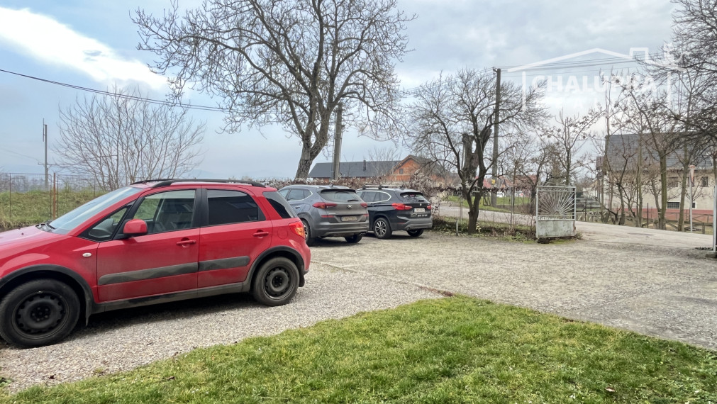 Tehlový 3-izbový byt s lodžiou, vl. kúrenie, veľký dvor, Nemšová časť Kľúčové