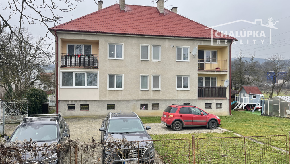 Tehlový 3-izbový byt s lodžiou, vl. kúrenie, veľký dvor, Nemšová časť Kľúčové