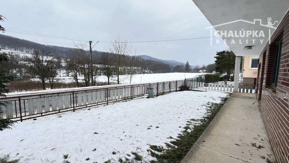 Veľký dom 7+1 s garážou a 1784 m2 pozemkom v Prašníku pri Piešťanoch