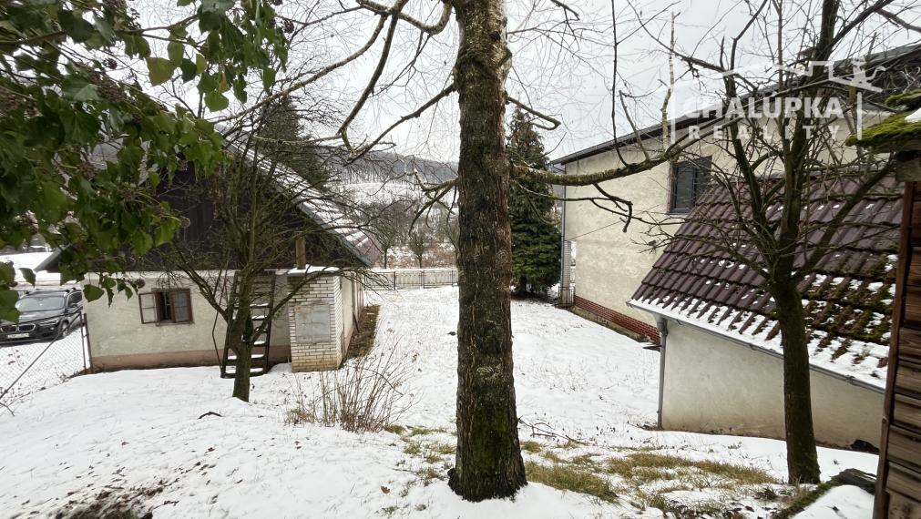 Veľký dom 7+1 s garážou a 1784 m2 pozemkom v Prašníku pri Piešťanoch