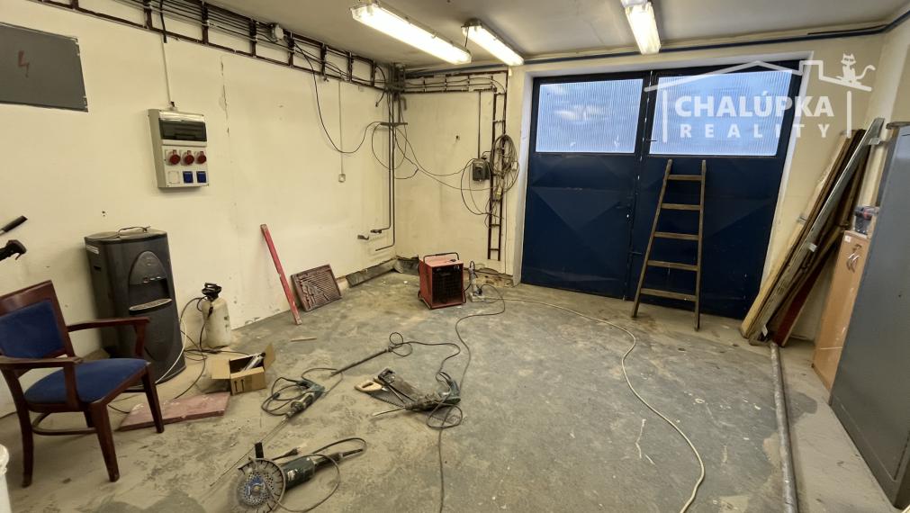 Na prenájom: Priestory 370 m2, Trenčín - Súvoz