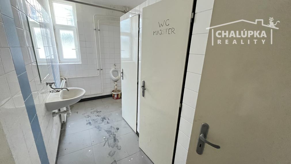 Na prenájom: Priestory 370 m2, Trenčín - Súvoz