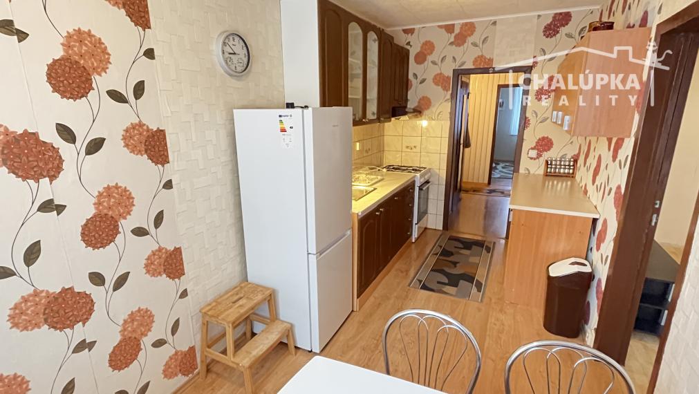 3-izbový byt s lodžiou 79 m2 na ul. Bazovského v Trenčíne - Juh