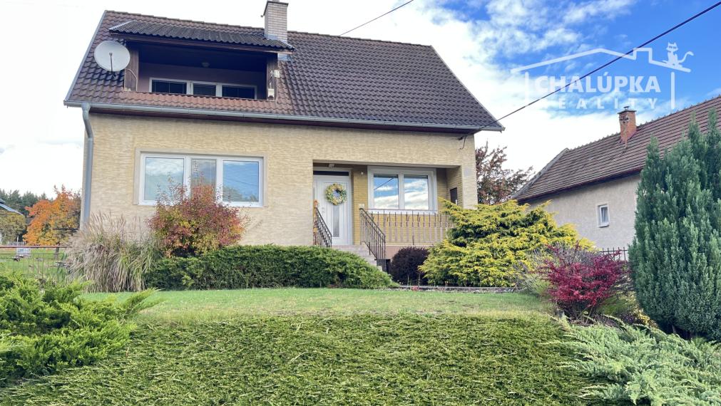 Rodinný dom 6+1 s garážou, 2-prístreškom a krásnym 2066 m2 pozemkom, Dubodiel