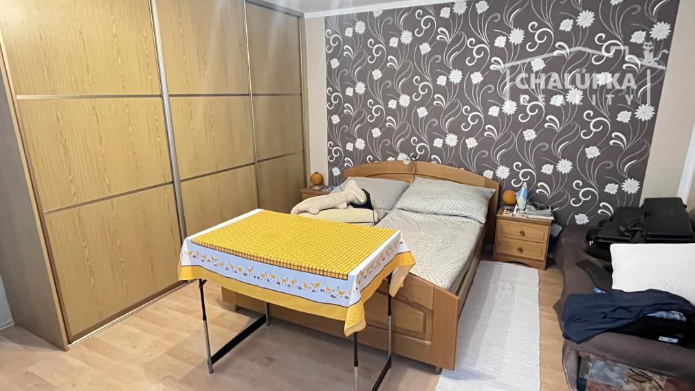 Rodinný dom 6+1 s garážou, 2-prístreškom a krásnym 2066 m2 pozemkom, Dubodiel