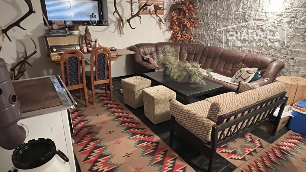 Rodinný dom 6+1 s garážou, 2-prístreškom a krásnym 2066 m2 pozemkom, Dubodiel