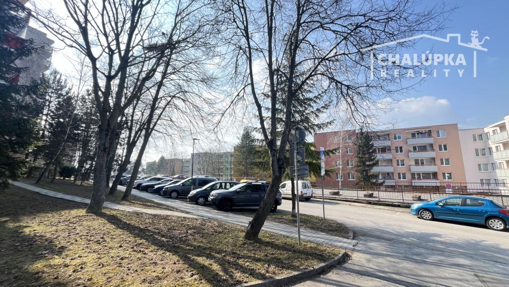 Hľadáme 3 alebo 4-izbový byt na ul. J.Halašu, Ľ. Novomeského, K. Šmidkeho v Trenčíne - Juh I