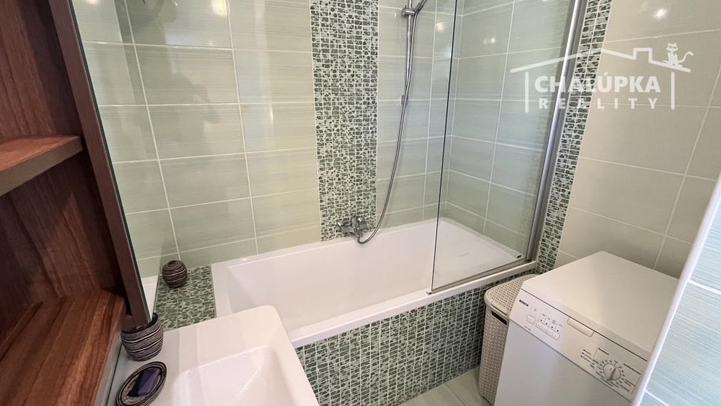 Zrekonštruovaný 3-izbový mezanín, 2 balkóny, ul. Halalovka, Trenčín - Juh III