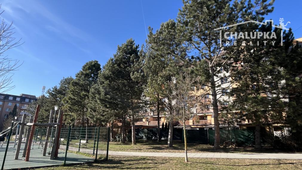 Zrekonštruovaný 3-izbový mezanín, 2 balkóny, ul. Halalovka, Trenčín - Juh III