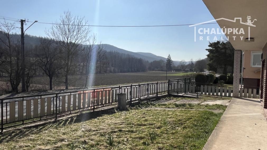 Veľký dom 7+1 s garážou a 1784 m2 pozemkom v Prašníku pri Piešťanoch