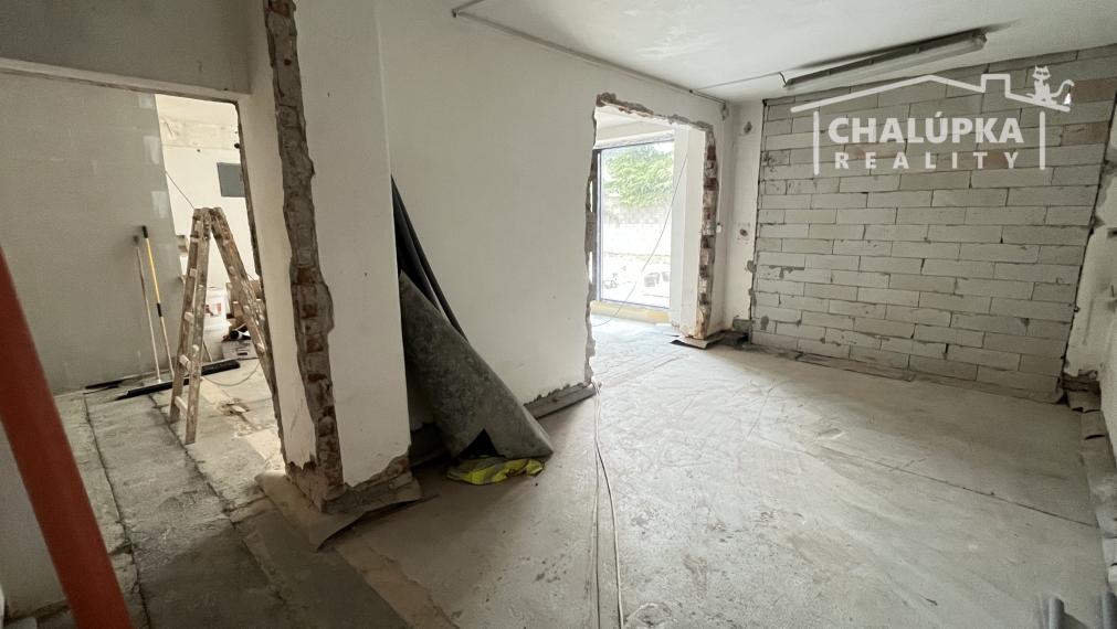 Na prenájom: Priestory 370 m2, Trenčín - Súvoz