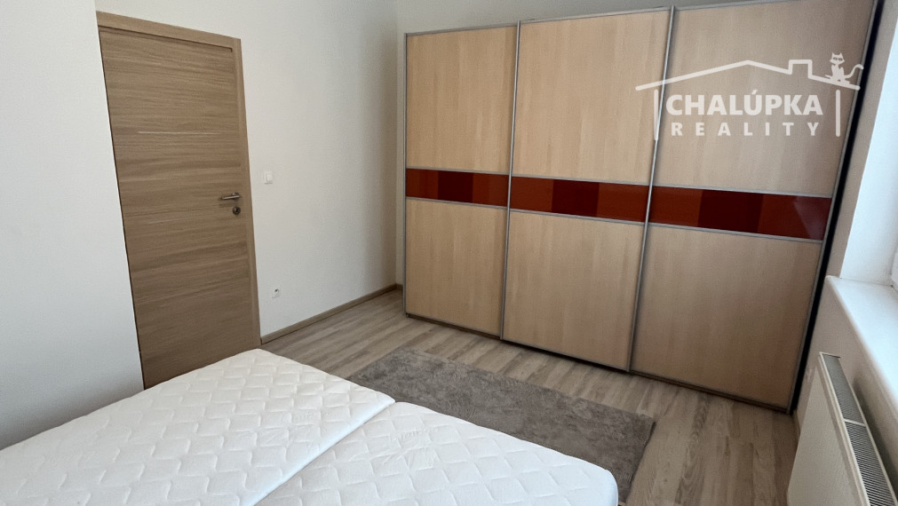 Na prenájom: Zariadený 2-izbový byt v centre Trenčína