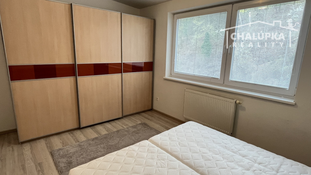 Na prenájom: Zariadený 2-izbový byt v centre Trenčína