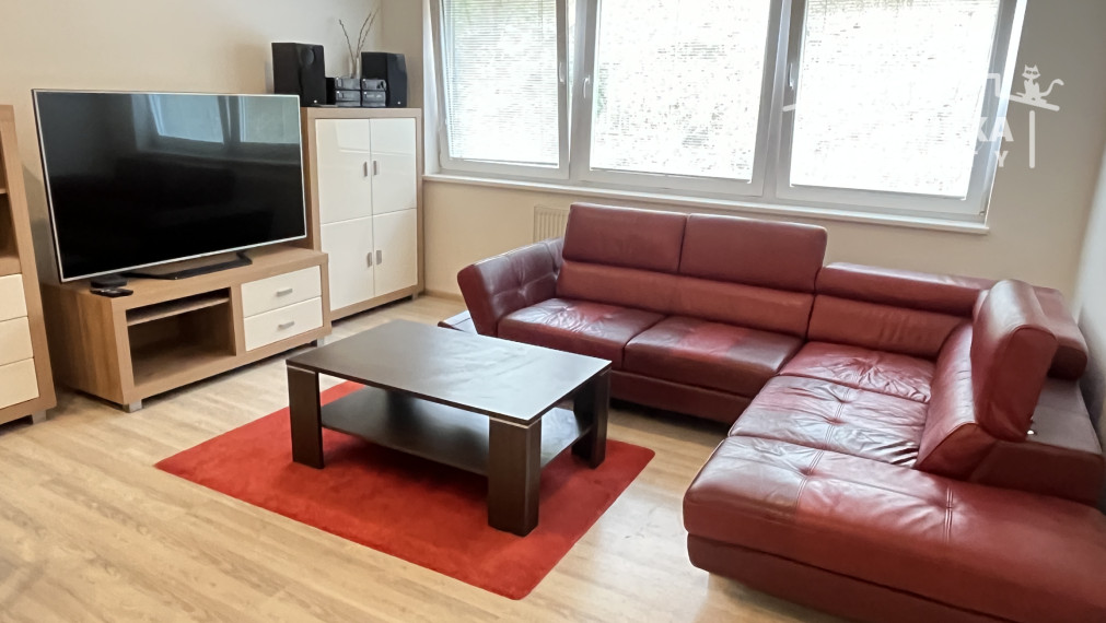 Na prenájom: Zariadený 2-izbový byt v centre Trenčína