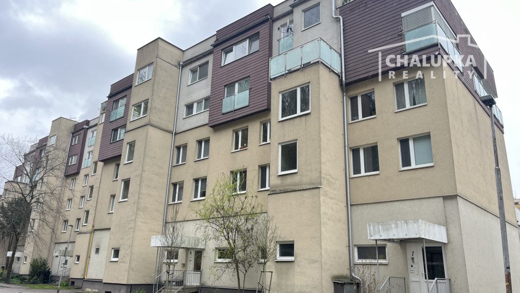 Na prenájom: Zariadený 2-izbový byt v centre Trenčína