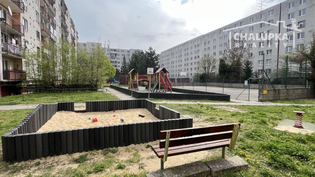 Zariadený 3-izbový byt s lodžiou 69 m2 na ul. J. Hollého v Trenčíne