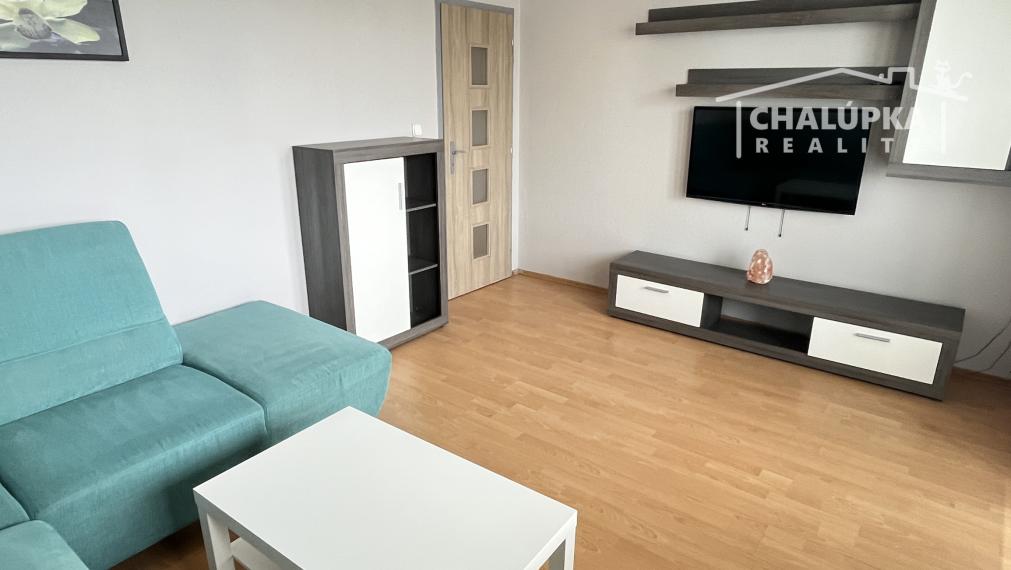 Zariadený 3-izbový byt s lodžiou 69 m2 na ul. J. Hollého v Trenčíne