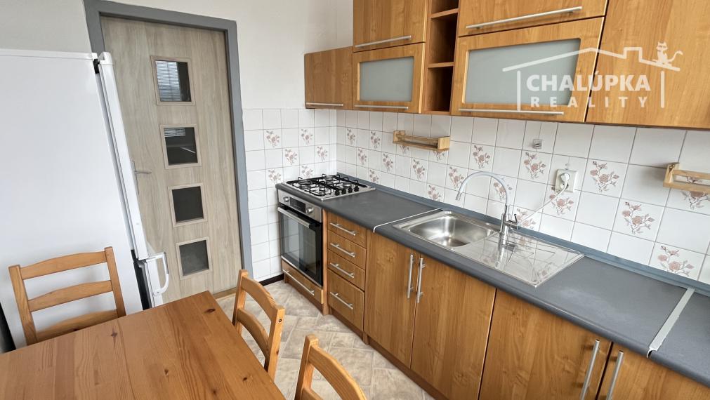 Zariadený 3-izbový byt s lodžiou 69 m2 na ul. J. Hollého v Trenčíne