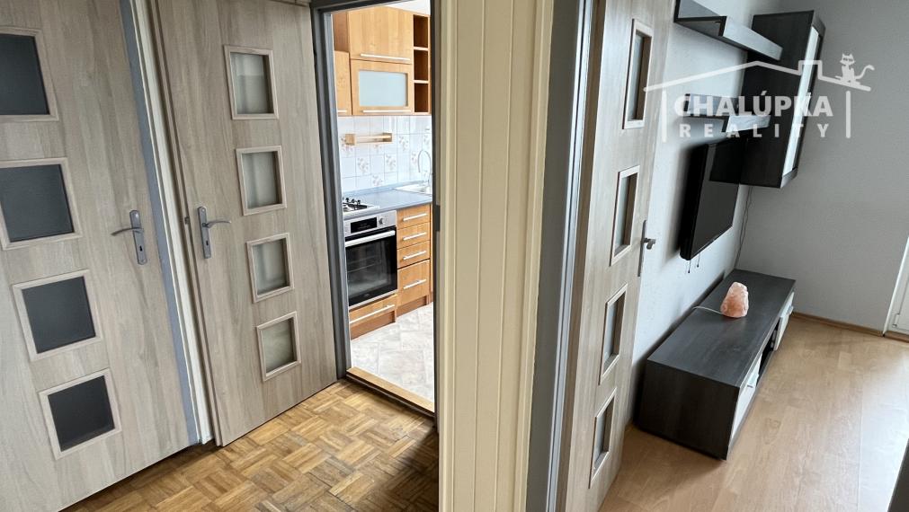 Zariadený 3-izbový byt s lodžiou 69 m2 na ul. J. Hollého v Trenčíne