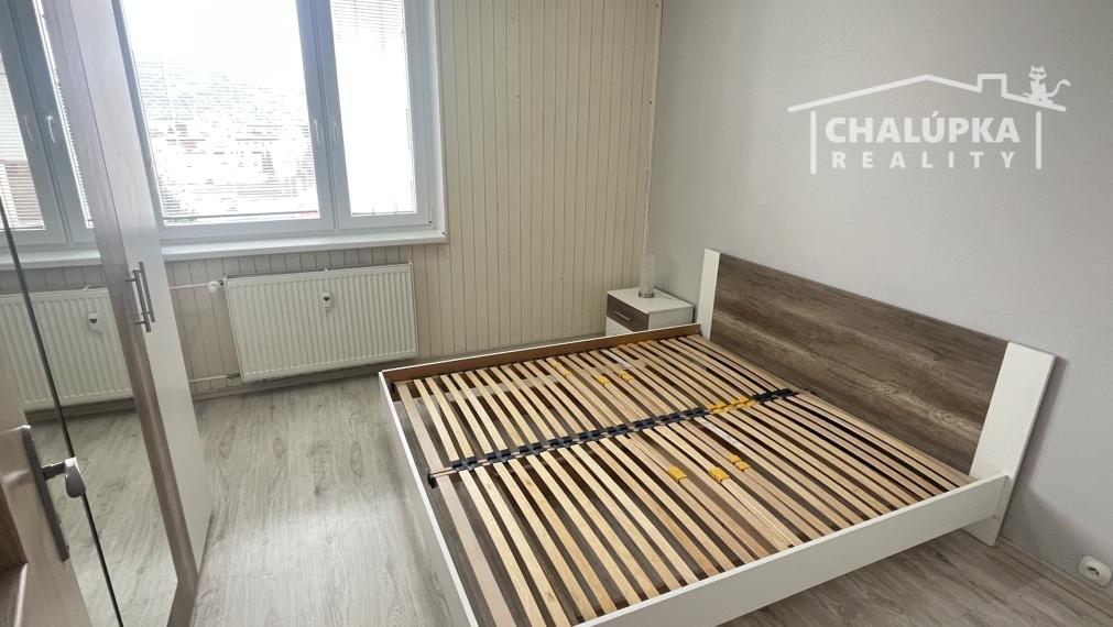 Zariadený 3-izbový byt s lodžiou 69 m2 na ul. J. Hollého v Trenčíne