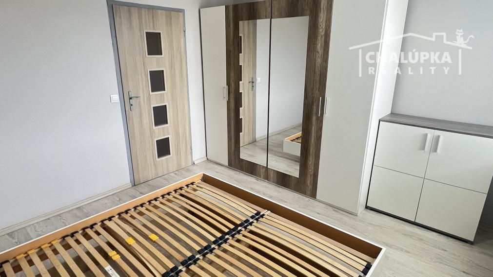 Zariadený 3-izbový byt s lodžiou 69 m2 na ul. J. Hollého v Trenčíne