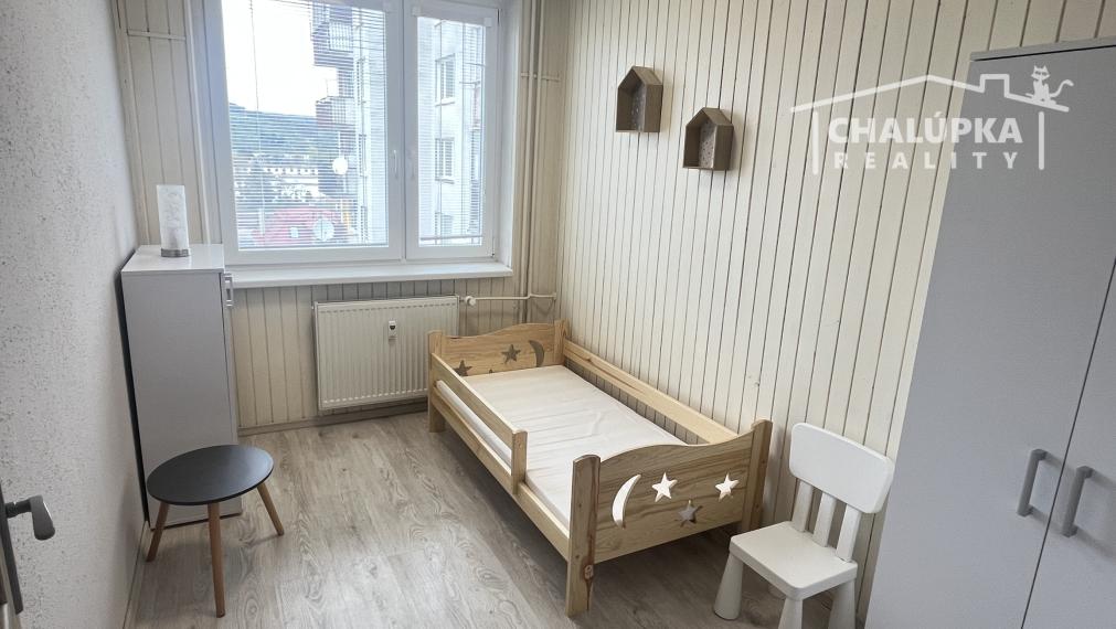 Zariadený 3-izbový byt s lodžiou 69 m2 na ul. J. Hollého v Trenčíne