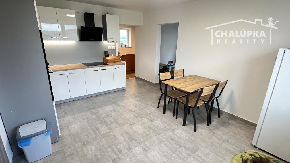 2-izbový byt 82 m2 so záhradou 337 m2 a 3 dielňami, Kostolná-Záriečie pri Trenčíne