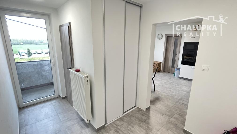 2-izbový byt 82 m2 so záhradou 337 m2 a 3 dielňami, Kostolná-Záriečie pri Trenčíne