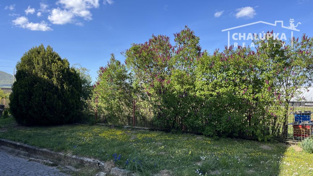 2-izbový byt 82 m2 so záhradou 337 m2 a 3 dielňami, Kostolná-Záriečie pri Trenčíne