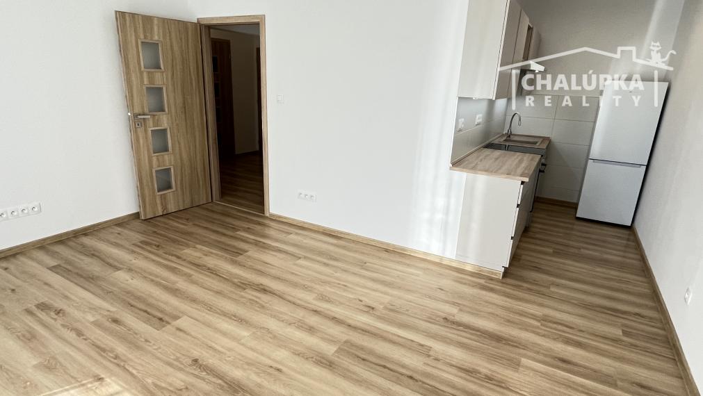 Kompletná rekonštrukcia: 2-izbový byt s lodžiou na ul. K. Šmidkeho v Trenčíne - Juh II